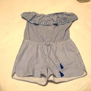 Vineyard vines women’s romper.